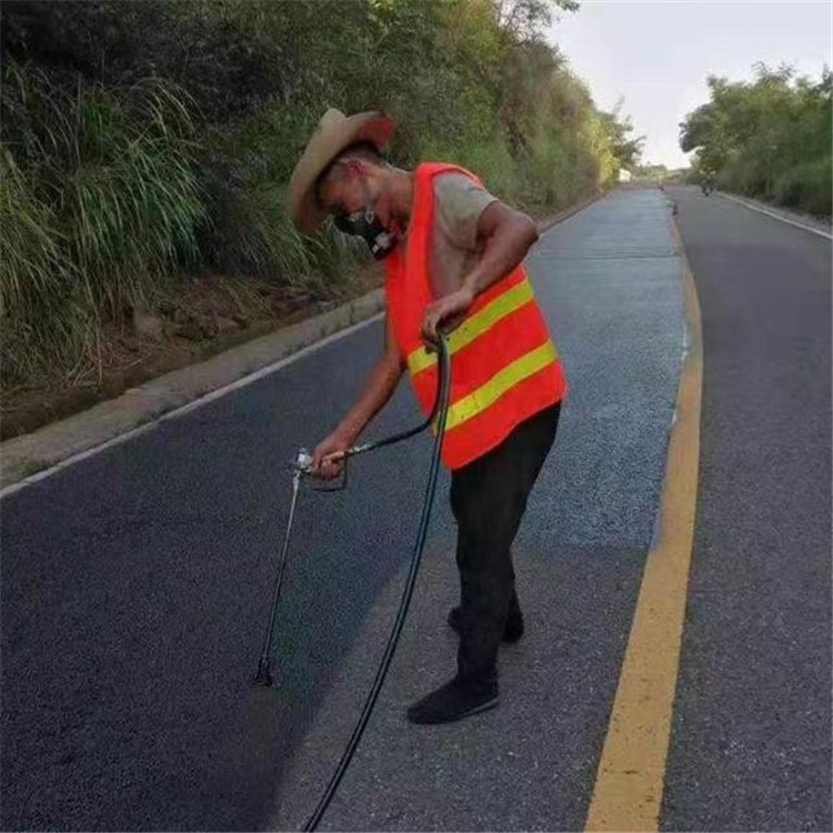 江苏 彩色防滑路面的底涂是保障路面附着力